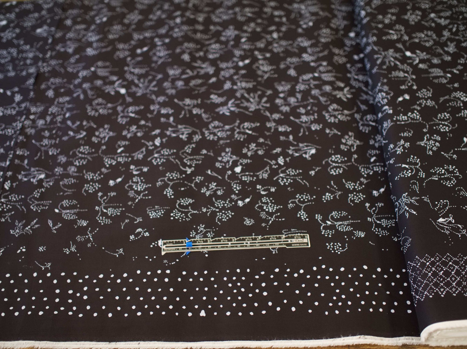 Organic cotton fabric by the yard | Fabric | Bear Fruits / Black | Kokka