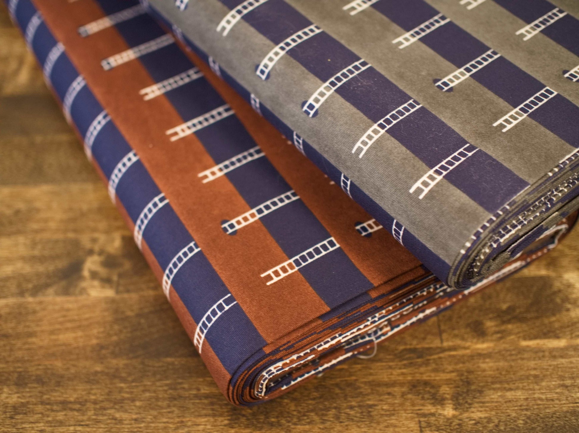 Oxford Fabric by the yard | Ladder Organic Cotton Oxford / Burgandy & Navy | MUDDYWORKS | Fabric